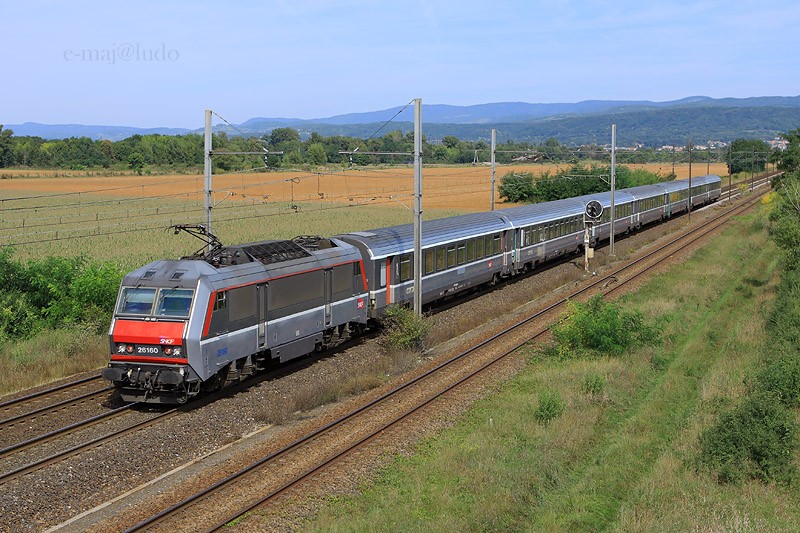 BB 26160 (6).JPG